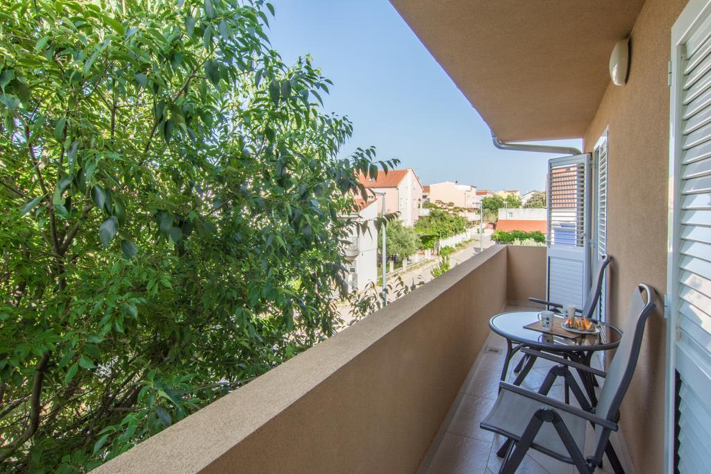 Apartments Domuzin Biograd Na Moru Exterior photo