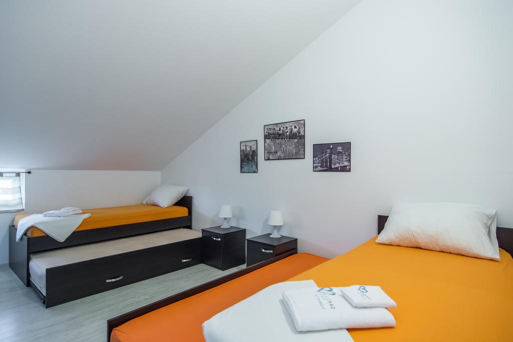 Apartments Domuzin Biograd Na Moru Exterior photo